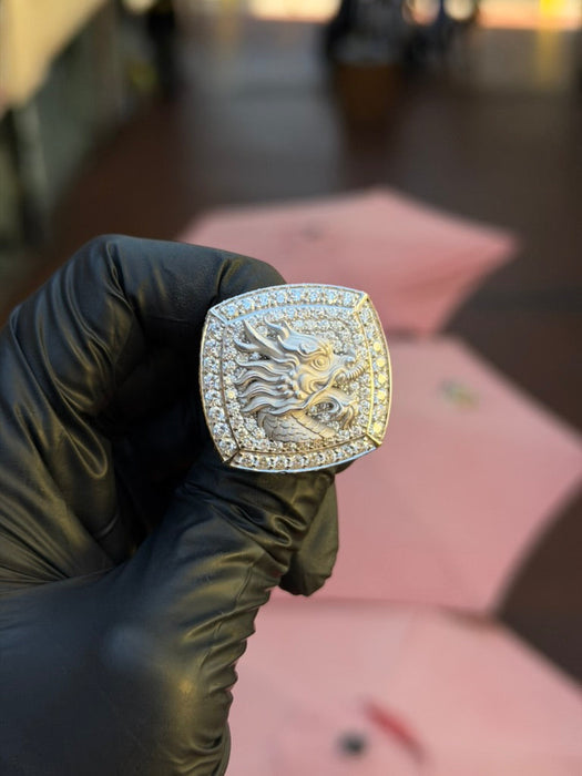 Dragon Head Flooded Diamond Ring — original photograph 4