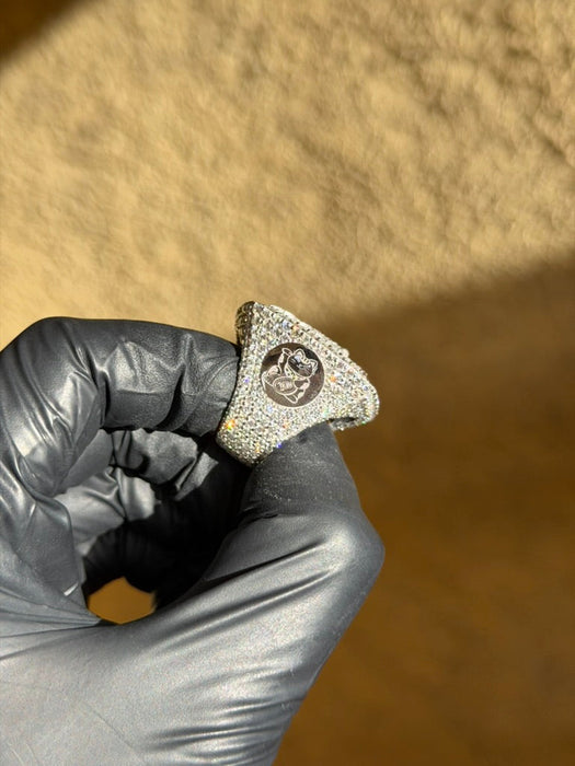 Dragon Head Flooded Diamond Ring — original photograph 2