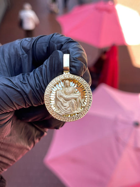 Diamond-Cut Michelangelo's Pietà Circular Pendant