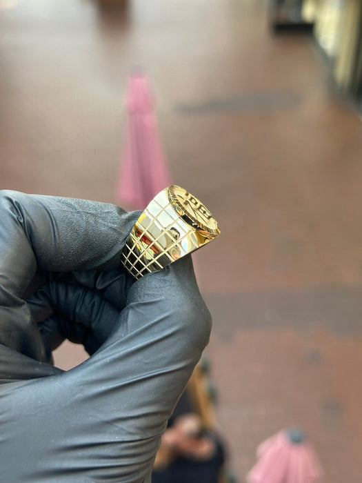 Lucky "Fu" with a Fluted Bezel Ring — original photograph 3