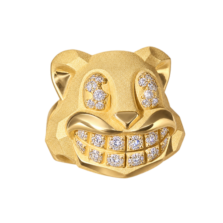 Cashed Squirrel Ring in yellow gold — studio view