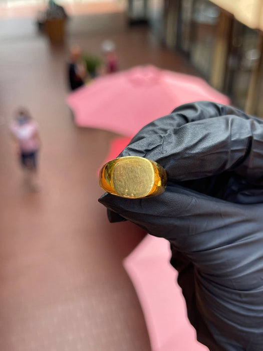 Cushion-Shaped Signet Ring — original photograph 1