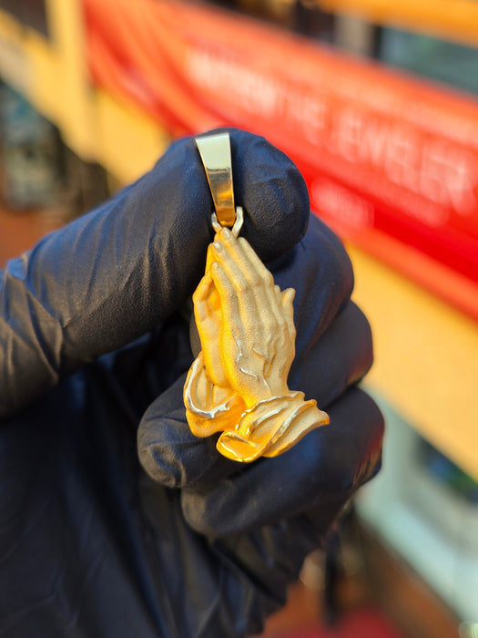 Detailed Praying Hands Pendant original detail photo 1