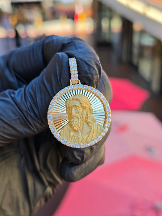 Jesus Circular Diamond Pendant original detail photo 2