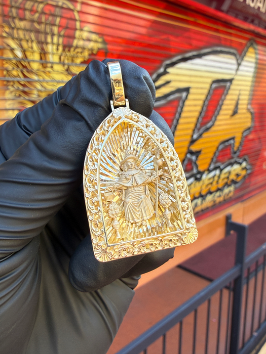 Holy Infant of Atocha Arched Filigree Pendant