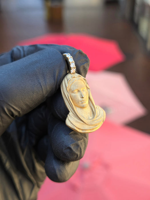 Small Virgin Mary Face Diamond Pendant — original photo 3
