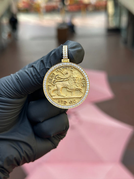 Double-Sided Musa of Mali and Ethiopian Lion of Judah Diamond Circular Pendant alternate view